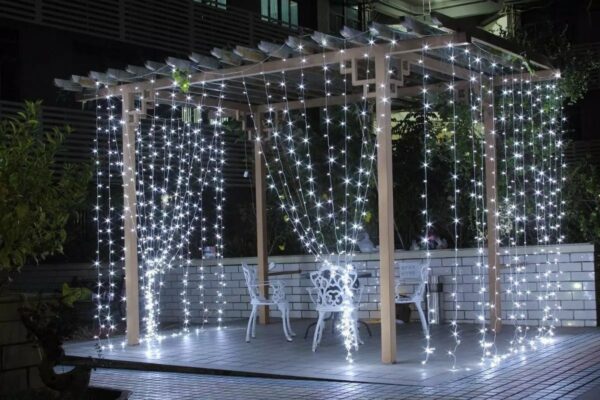Fényfüggöny 300 LED, 3 m széles, beltéri/kültéri használatra, távirányító, fehér világítás