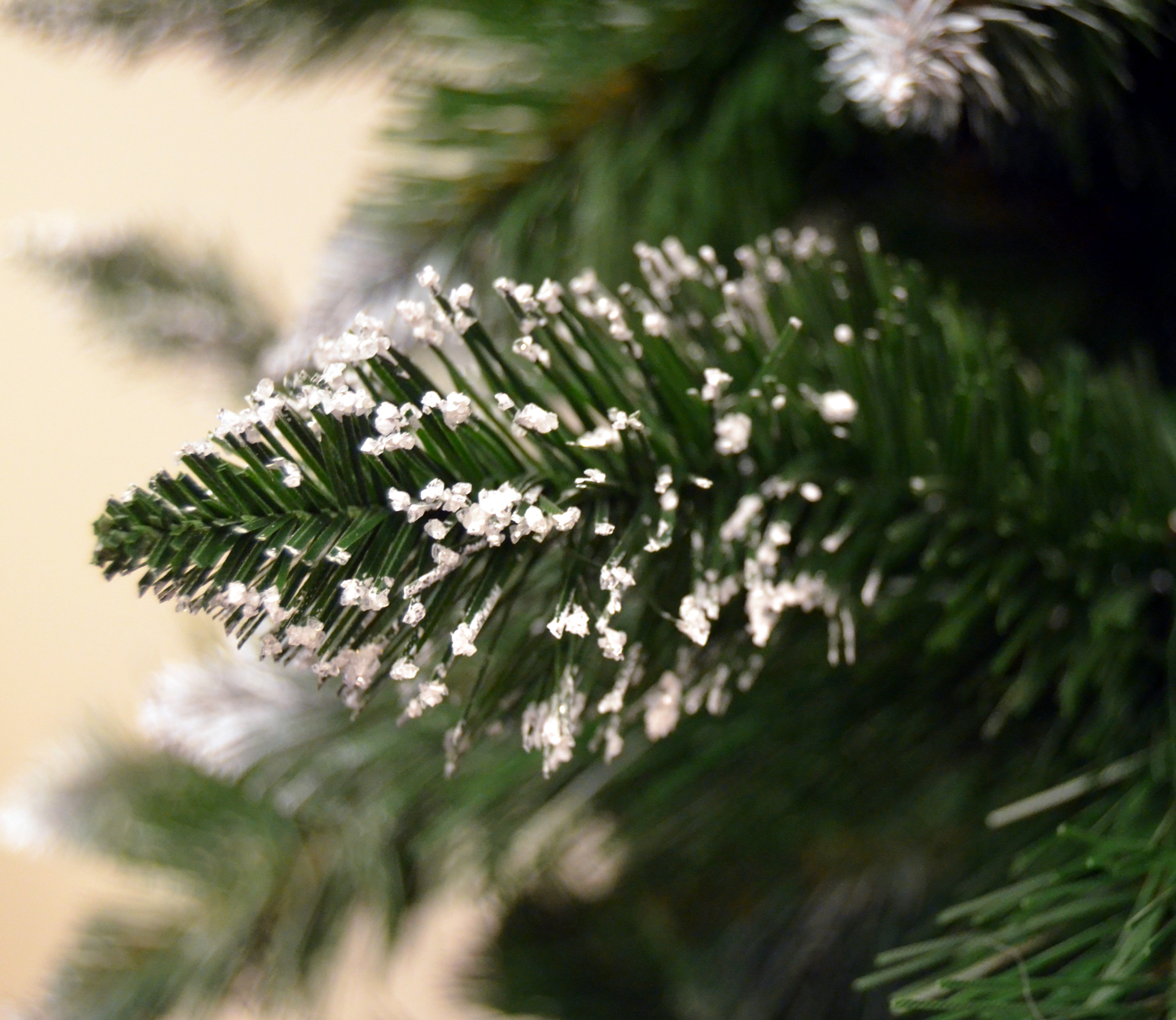 Brad artificial Christmas Deluxe by Sersimo, Islanda, cu ornamente de cristal si conuri, 220cm - Image 20