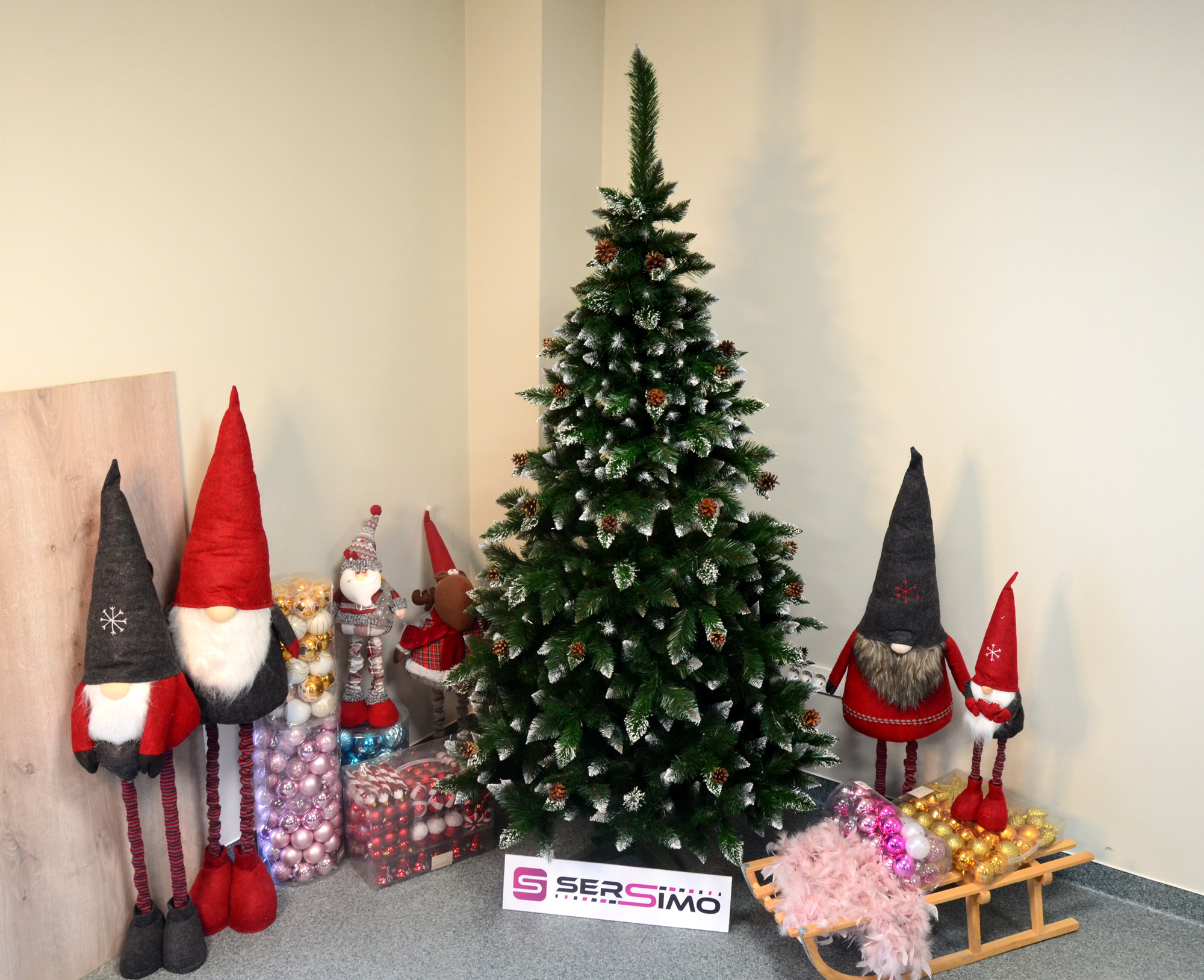 Brad artificial Christmas Deluxe by Sersimo, Islanda, cu ornamente de cristal si conuri, 220cm - Image 2