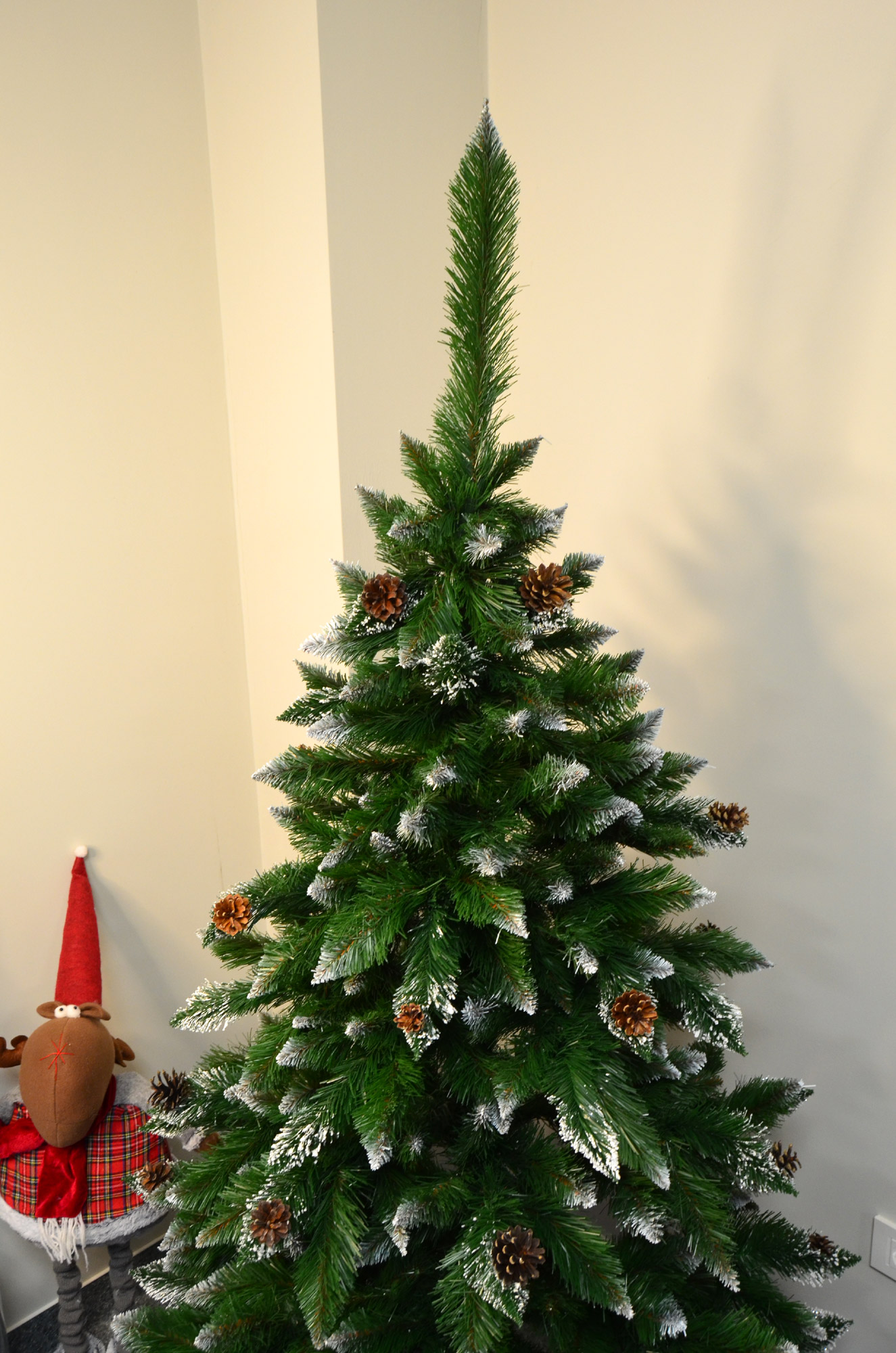 Brad artificial Christmas Deluxe by Sersimo, Islanda, cu ornamente de cristal si conuri, 180cm - Image 21