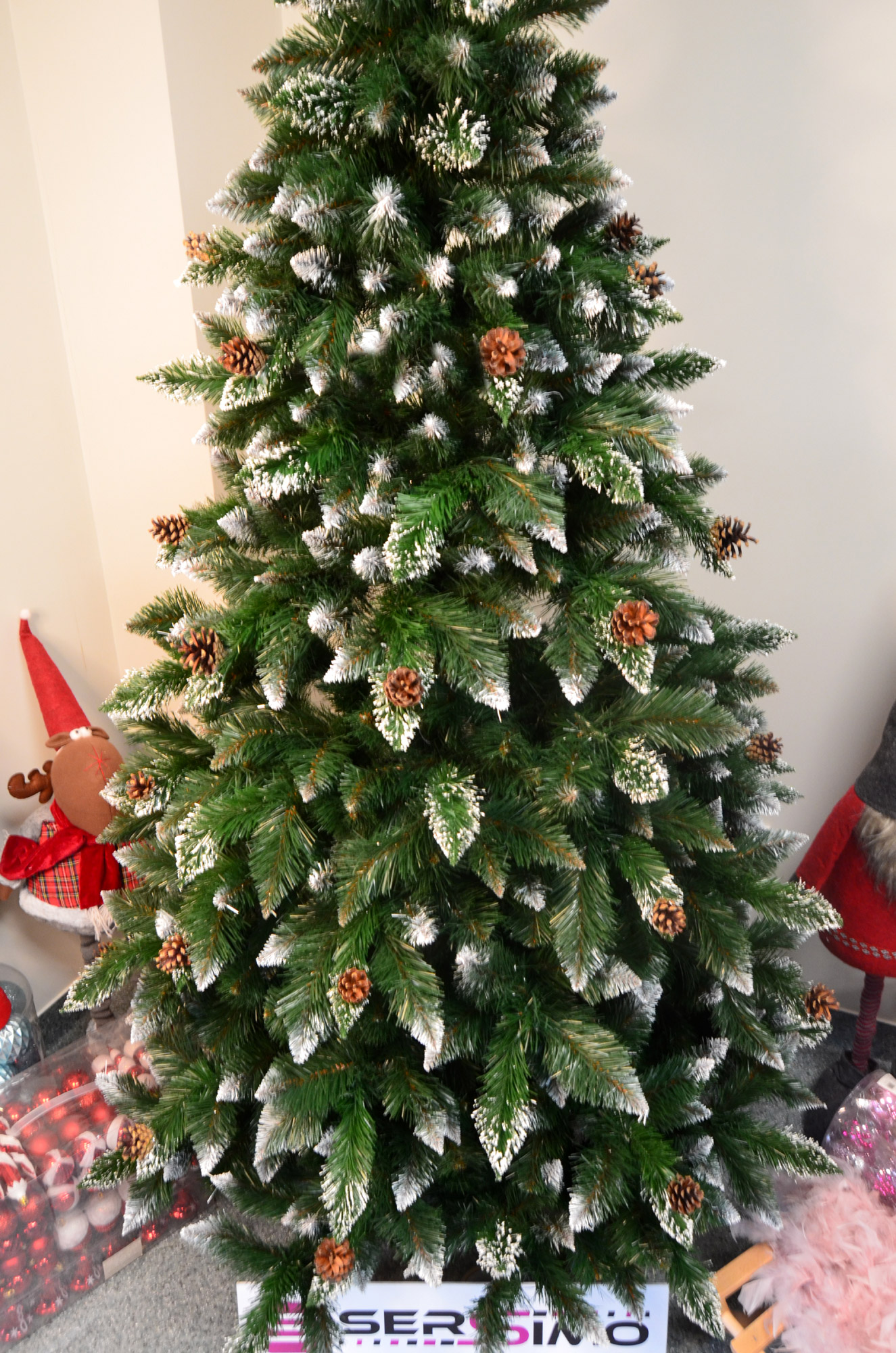 Brad artificial Christmas Deluxe by Sersimo, Islanda, cu ornamente de cristal si conuri, 220cm - Image 6