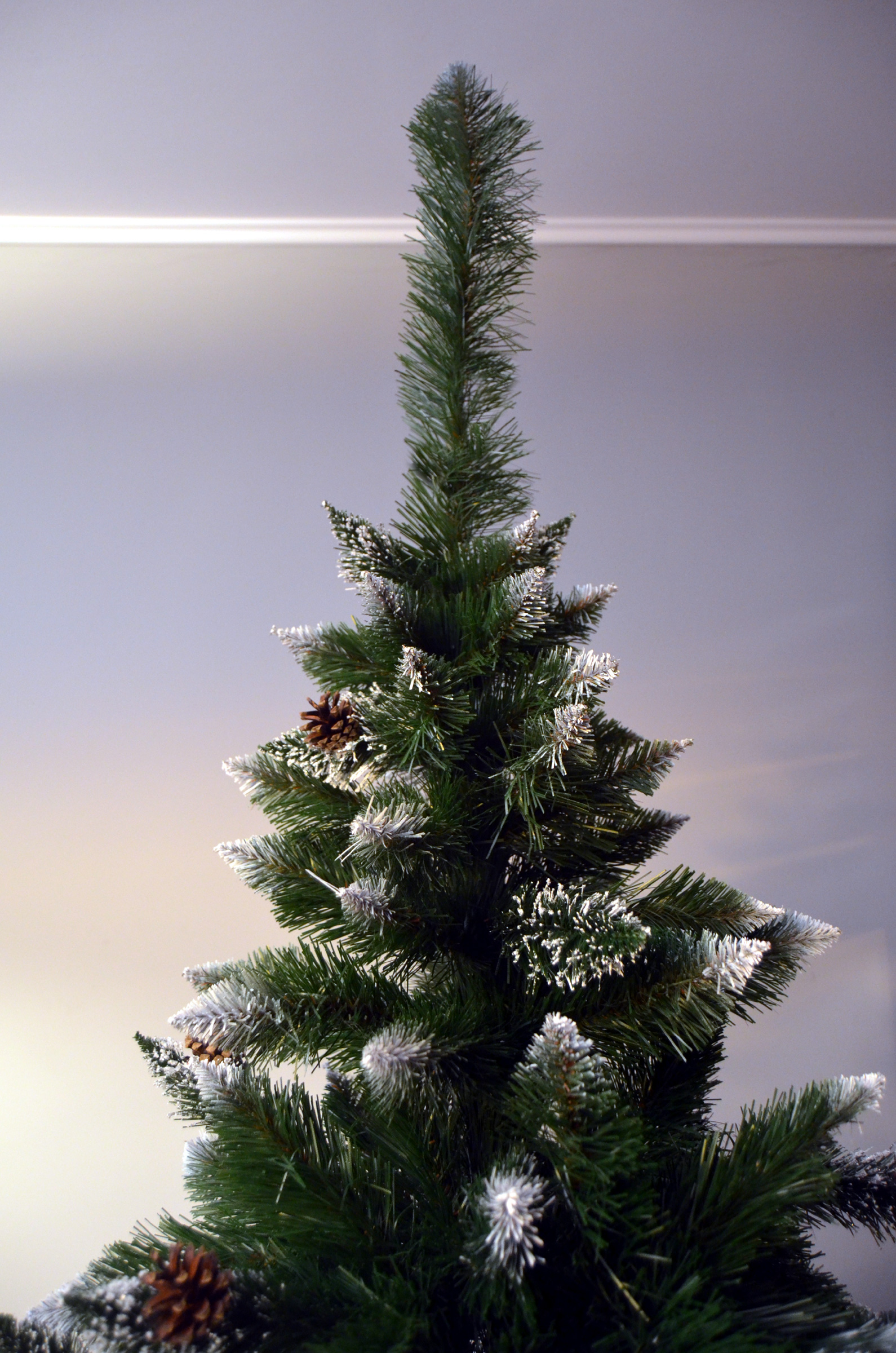 Brad artificial Christmas Deluxe by Sersimo, Islanda, cu ornamente de cristal si conuri, 220cm - Image 15