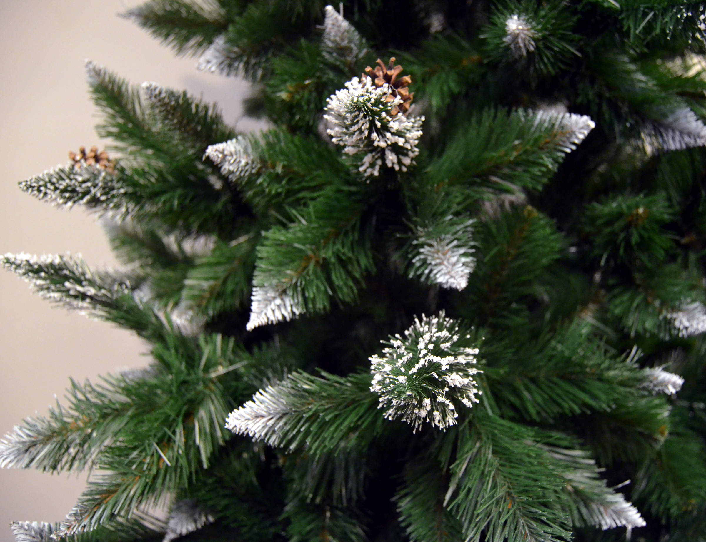 Brad artificial Christmas Deluxe by Sersimo, Islanda, cu ornamente de cristal si conuri, 220cm - Image 16