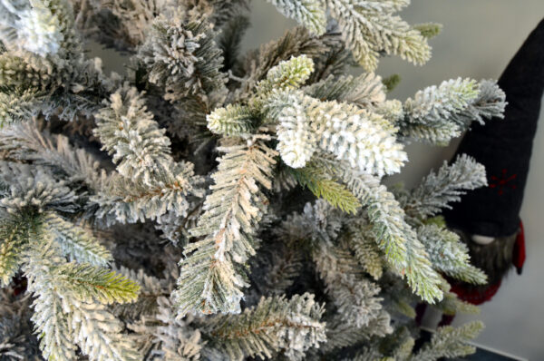 Mesterséges karácsonyfa Christmas Deluxe by Sersimo, Frost, vegyes 2D és 3D tűkkel, 220 cm - Image 9