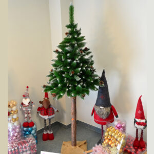 Mesterséges karácsonyfa Christmas Deluxe by Sersimo, fa törzsű talppal, havas tobozokkal díszített, 220 cm