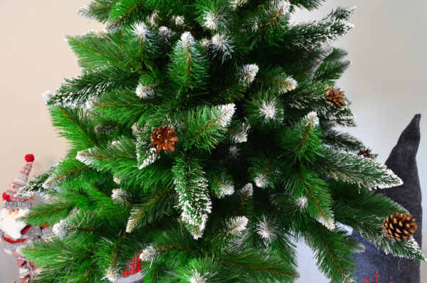 Mesterséges karácsonyfa Christmas Deluxe by Sersimo, fa törzsű talppal, havas tobozokkal díszített, 220 cm - Image 18