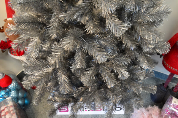 Brad artificial Christmas Deluxe by Sersimo, Silver, argintiu lucios, 200cm - Image 7