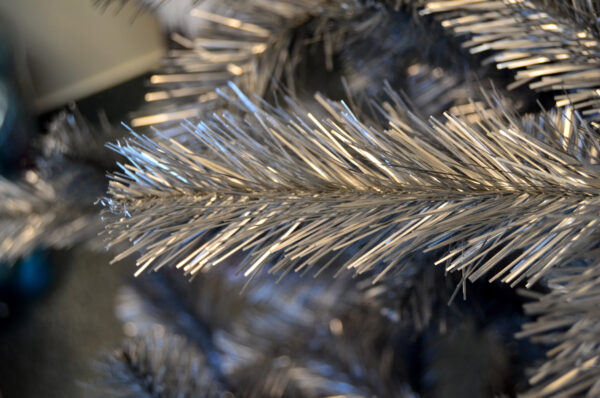 Brad artificial Christmas Deluxe by Sersimo, Silver, argintiu lucios, 200cm - Image 3