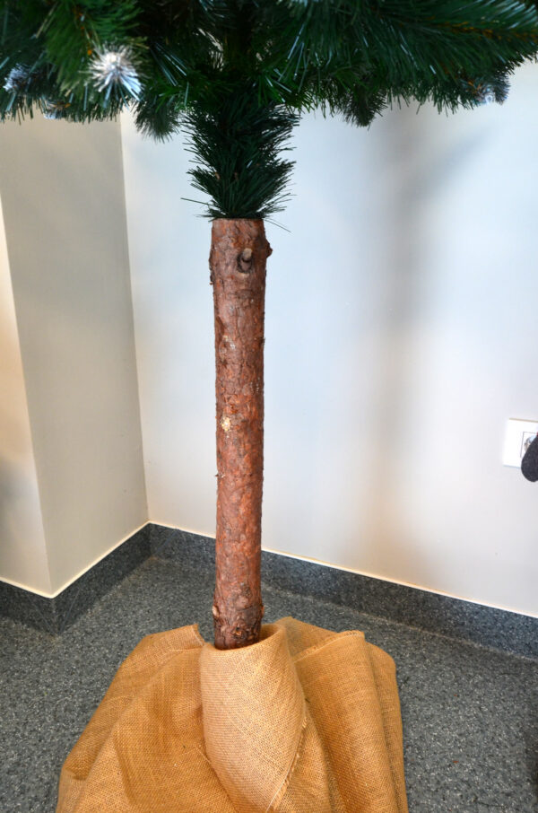 Mesterséges karácsonyfa Christmas Deluxe by Sersimo, fa törzsű talppal, havas tobozokkal díszített, 190 cm - Image 18