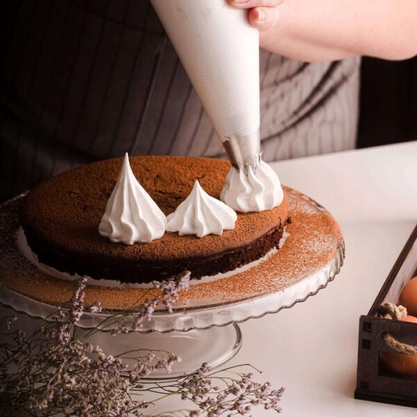 Tortadíszítő készlet forgatható tálalóval, 106 db díszítő sablonnal - Image 5