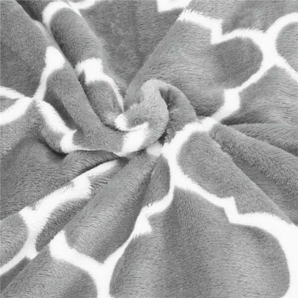 Patura pufoasa pentru 2 persoane, 150x200cm, cu model trifoi marocan, gri deschis - Image 7