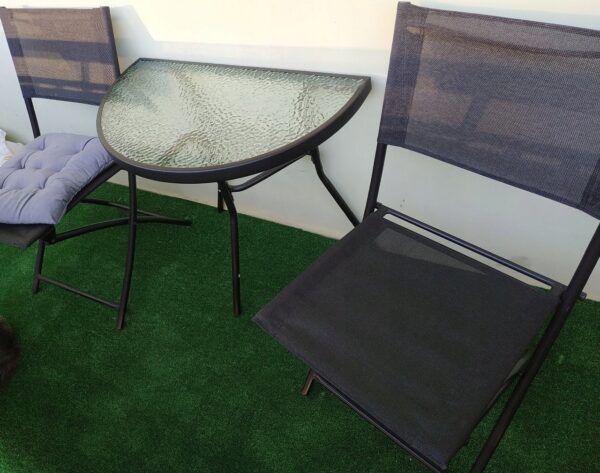 Set mobilier gradina sau balcon, masa semirotund sticla cu 2 scaune pliabile, gri - Image 6