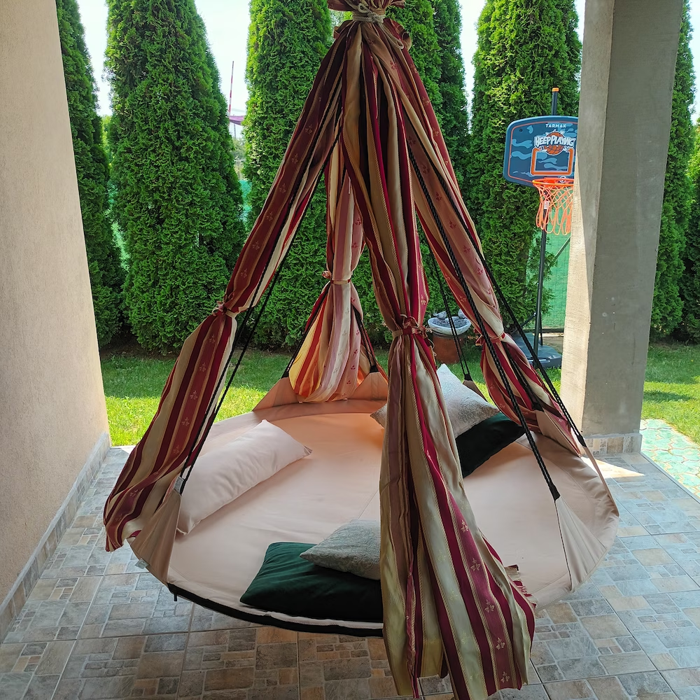 Image #1 from Stela O