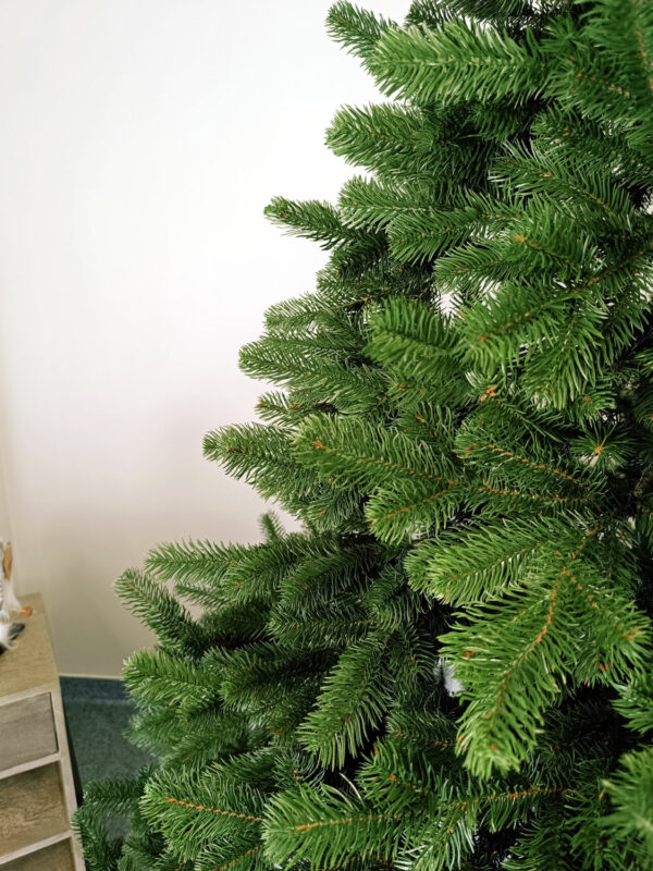Mesterséges karácsonyfa Christmas Deluxe by Sersimo, Kovalivska zöld, 3D, 230 cm - Image 8