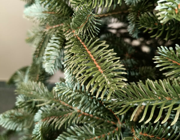 Műfenyő Christmas Deluxe by Sersimo, Canada ezüst, 3D, 210cm - Image 11