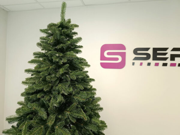 Mesterséges karácsonyfa Christmas Deluxe by Sersimo, Canada zöld, 3D, 210 cm - Image 15