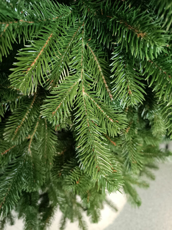 Műfenyő Christmas Deluxe by Sersimo, Kovalivska zöld, 3D, 210 cm - Image 12