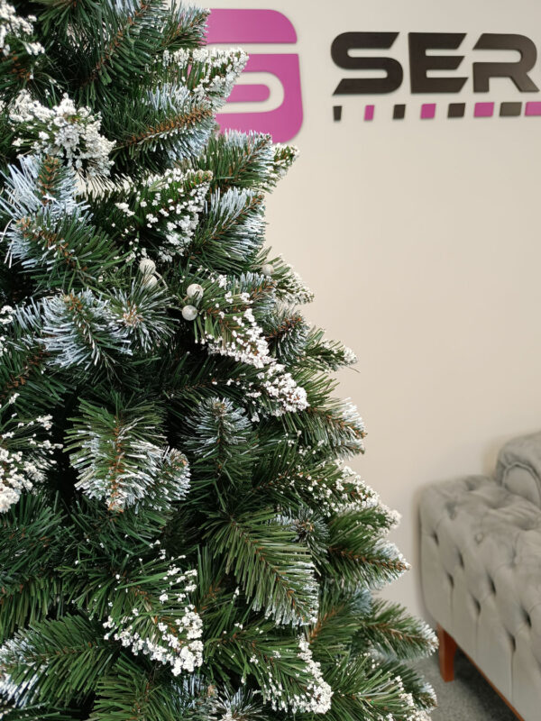 Műfenyő Christmas Deluxe by Sersimo, Crystal havas áfonyás, 2D, 200 cm - Image 8