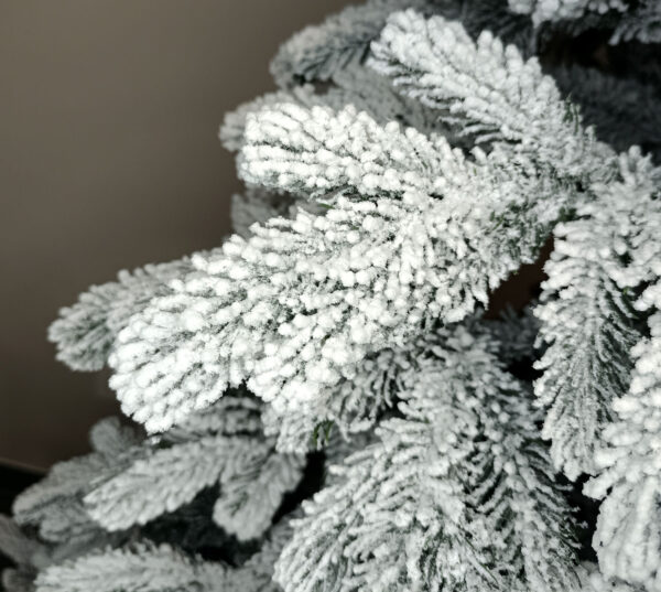 Műfenyő Christmas Deluxe by Sersimo, Kovalivska havas, 3D, 250 cm - Image 3