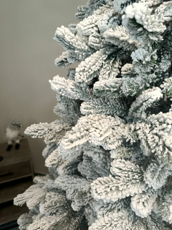 Műfenyő Christmas Deluxe by Sersimo, Kovalivska havas, 3D, 210 cm - Image 10
