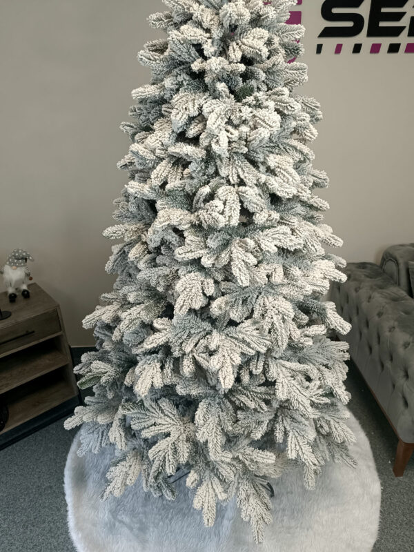 Műfenyő Christmas Deluxe by Sersimo, Kovalivska havas, 3D, 210 cm - Image 20