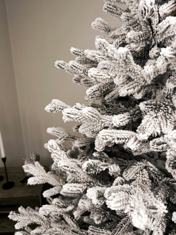 Műfenyő Christmas Deluxe by Sersimo, Viena havas, 3D, 210 cm - Image 9
