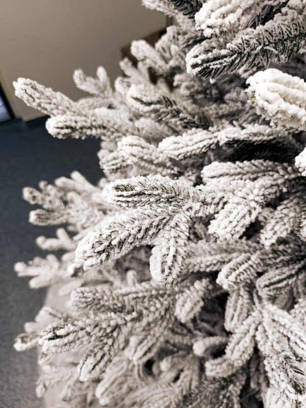 Műfenyő Christmas Deluxe by Sersimo, Viena havas, 3D, 210 cm - Image 18