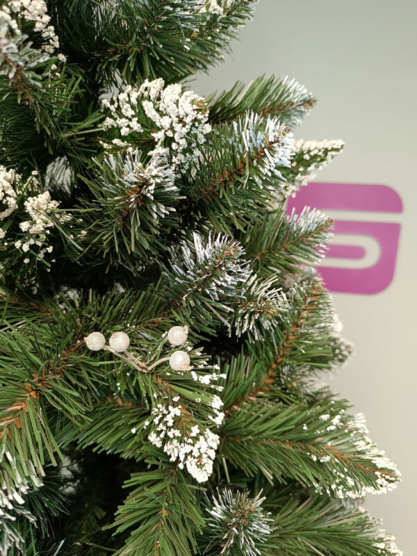 Műfenyő Christmas Deluxe by Sersimo, Crystal havas, fehér bogyókkal, 2D, 250 cm - Image 18