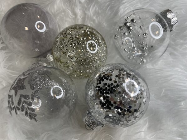 Set globuri de Craciun Inedit, 30 bucati, 7cm, transparente si argintiu - Image 36