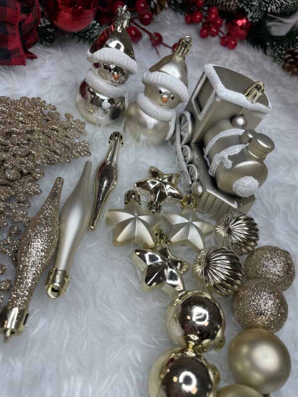 Set globuri si decoratiuni de Craciun, 70 piese, diverse dimensiuni, auriu si crem - Image 39