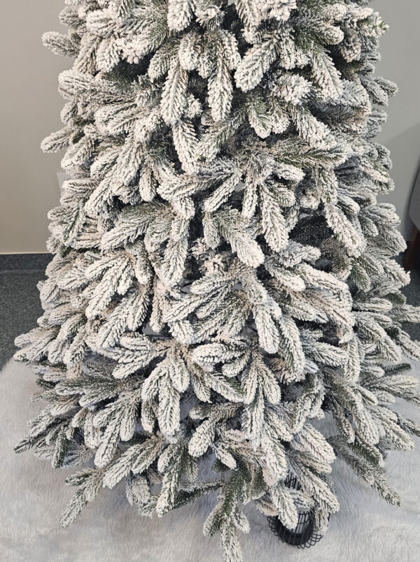 Műkarácsonyfa Christmas Deluxe by Sersimo, Global havas, 2D+3D mix, 180cm - Image 5