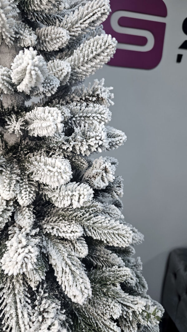 Műkarácsonyfa Christmas Deluxe by Sersimo, Global havas, 2D+3D mix, 180cm - Image 7