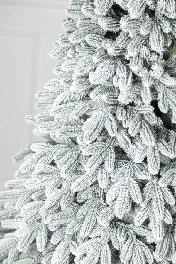 Mesterséges karácsonyfa Christmas Deluxe by Sersimo, Laponia Select havas kivitel, teljesen 3D, 210 cm - Image 3