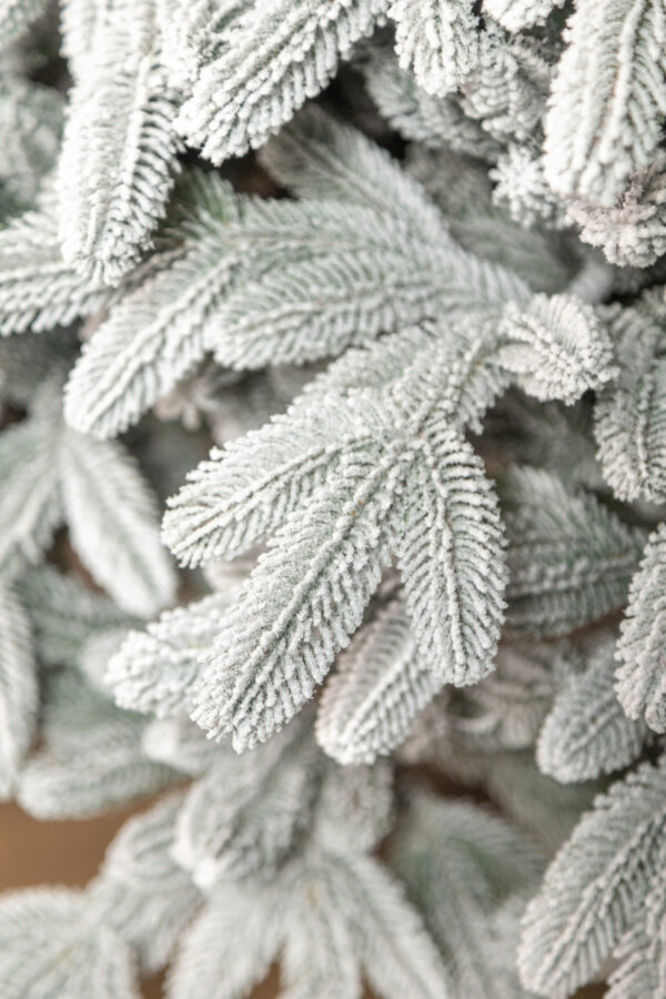 Mesterséges karácsonyfa Christmas Deluxe by Sersimo, Laponia Select havas kivitel, teljesen 3D, 210 cm - Image 12