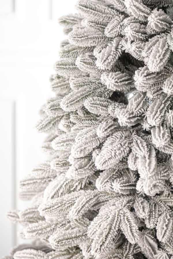 Mesterséges karácsonyfa Christmas Deluxe by Sersimo, Laponia Select havas kivitel, teljesen 3D, 210 cm - Image 13