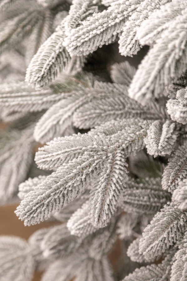 Mesterséges karácsonyfa Christmas Deluxe by Sersimo, Laponia Select havas kivitel, teljesen 3D, 210 cm - Image 16