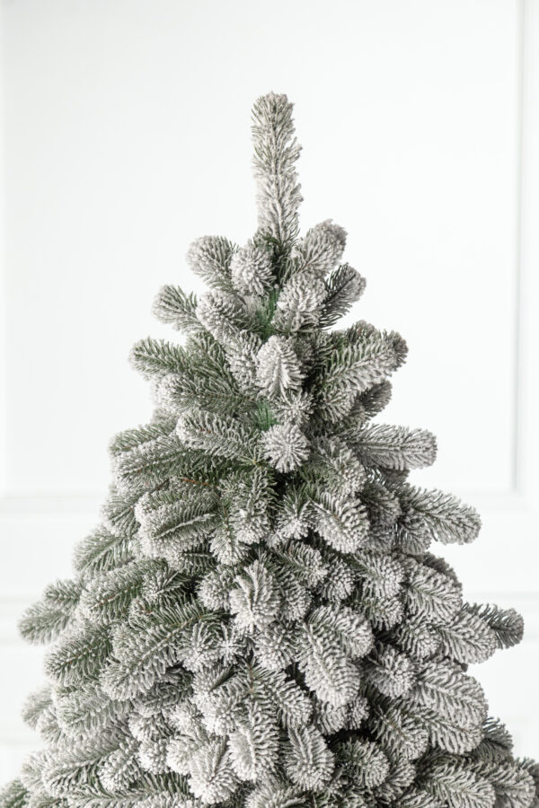 Műkarácsonyfa Christmas Deluxe by Sersimo, Kovalivka Select havas, teljesen 3D, 230 cm - Image 32