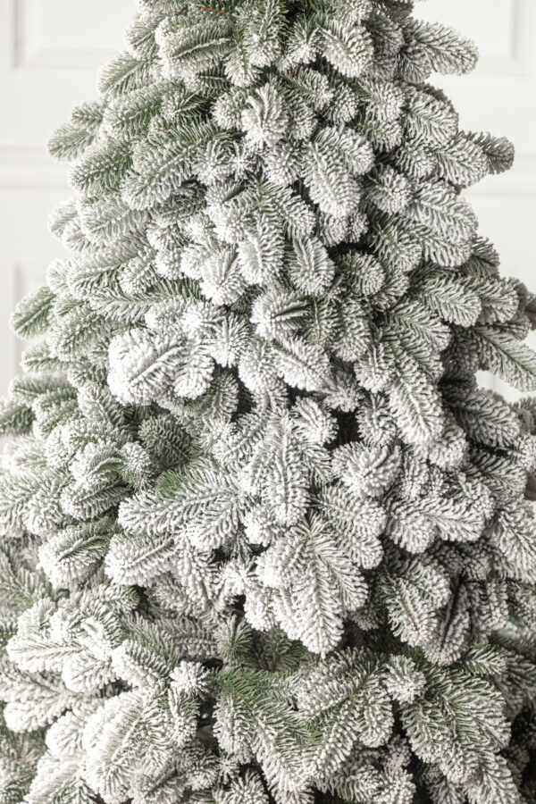 Műkarácsonyfa Christmas Deluxe by Sersimo, Kovalivka Select havas, teljesen 3D, 230 cm - Image 31