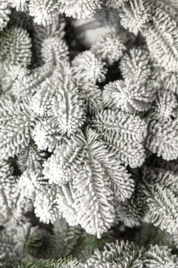 Műkarácsonyfa Christmas Deluxe by Sersimo, Kovalivka Select havas, teljesen 3D, 230 cm - Image 26