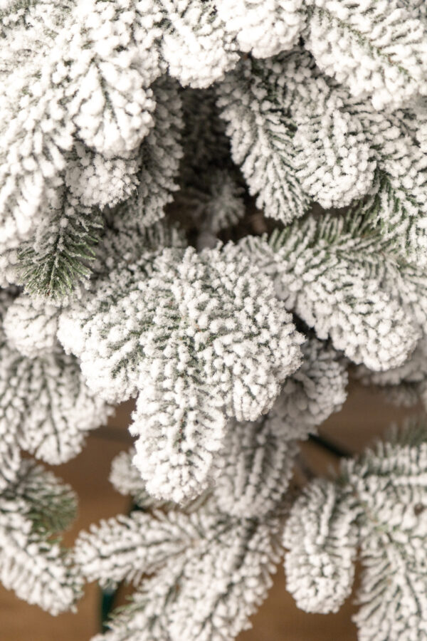 Műkarácsonyfa Christmas Deluxe by Sersimo, Kovalivka Select havas, teljesen 3D, 230 cm - Image 21