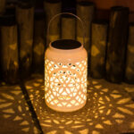 Dekoratív napelemes lámpa, LED, kültéri használatra, 12x12x18,5cm, fehér