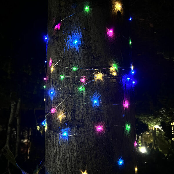 Lineáris fényfüzér, 100 LED, 990cm, napelemes töltet, többszínű