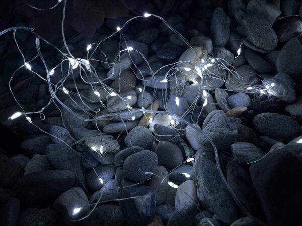 Lineáris fényfüzér, 100 LED, 990 cm, napelemes töltés, hideg fehér - Image 7