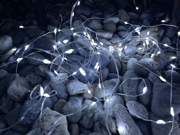 Lineáris fényfüzér, 100 LED, 990 cm, napelemes töltés, hideg fehér - Image 10