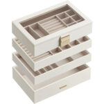 SONGMICS Cutie de bijuterii cu 4 nivele detasabile, MDF si PU, capac sticla, 17x28x18 cm, alb