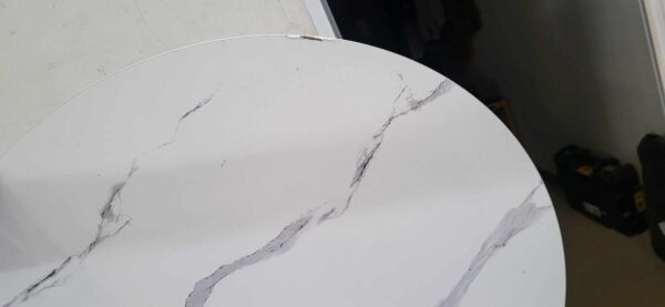 RESIGILAT: VASAGLE Masa de cafea rotunda cu blat din imitatie de marmura, polita suplimentara din sticla, 80x45cm, alb si negru - Image 4