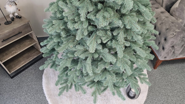 Műkarácsonyfa Christmas Deluxe by Sersimo, Kovalivska ezüst, 3D, 210 cm - Image 5