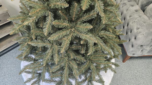 Műkarácsonyfa Christmas Deluxe by Sersimo, Caucasian Premium, 2D, 240 cm - Image 10