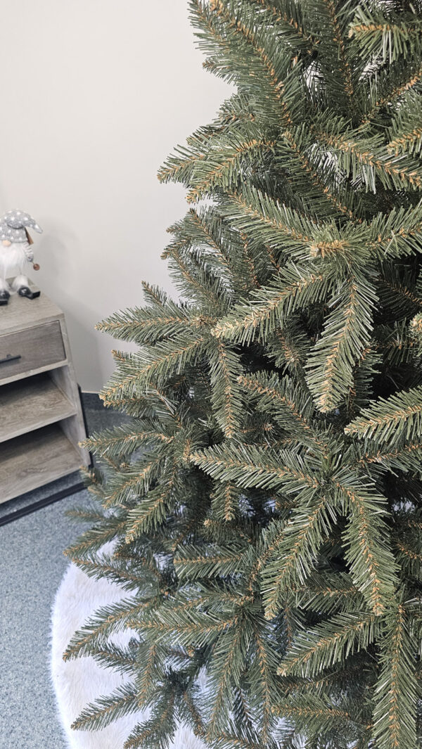 Műkarácsonyfa Christmas Deluxe by Sersimo, Caucasian Premium, 2D, 240 cm - Image 3