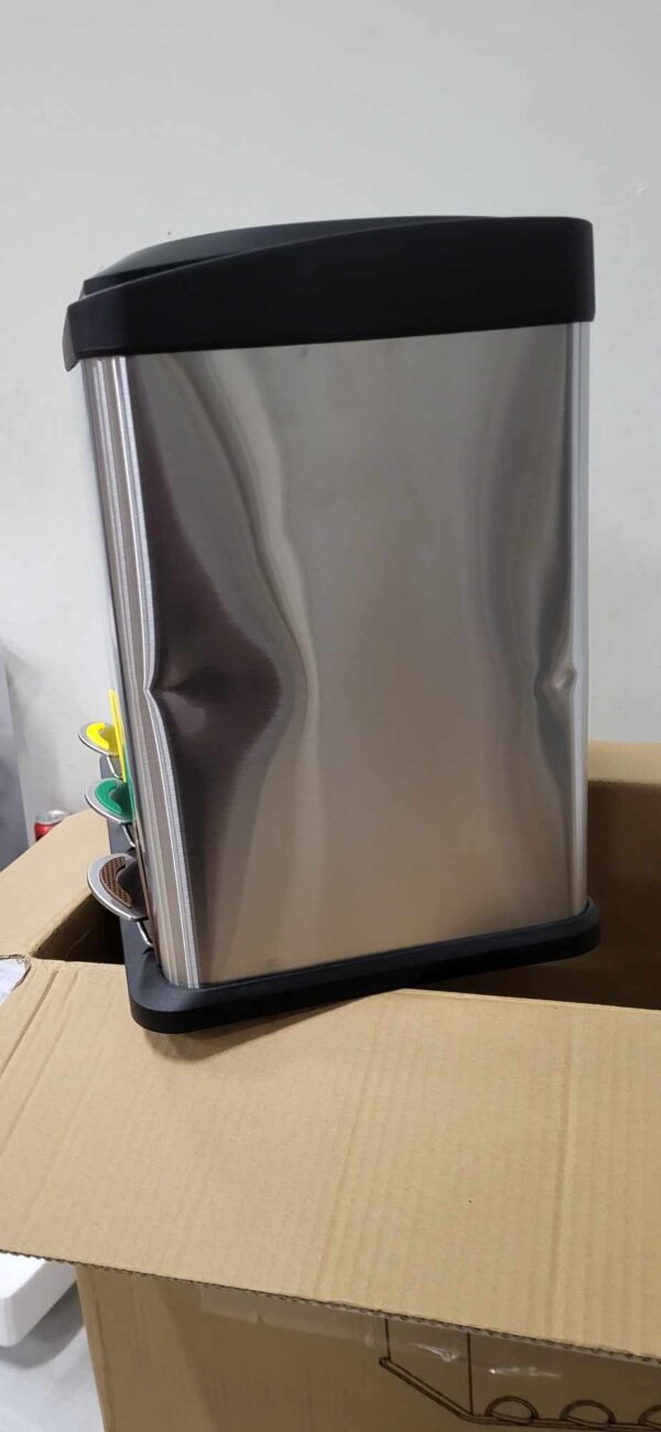 RESIGILAT: SONGMICS Cos de gunoi din inox cu 3 compartimente colectare selectiva, cu galeti interioare, 3x8litri, argintiu si negru - Image 3